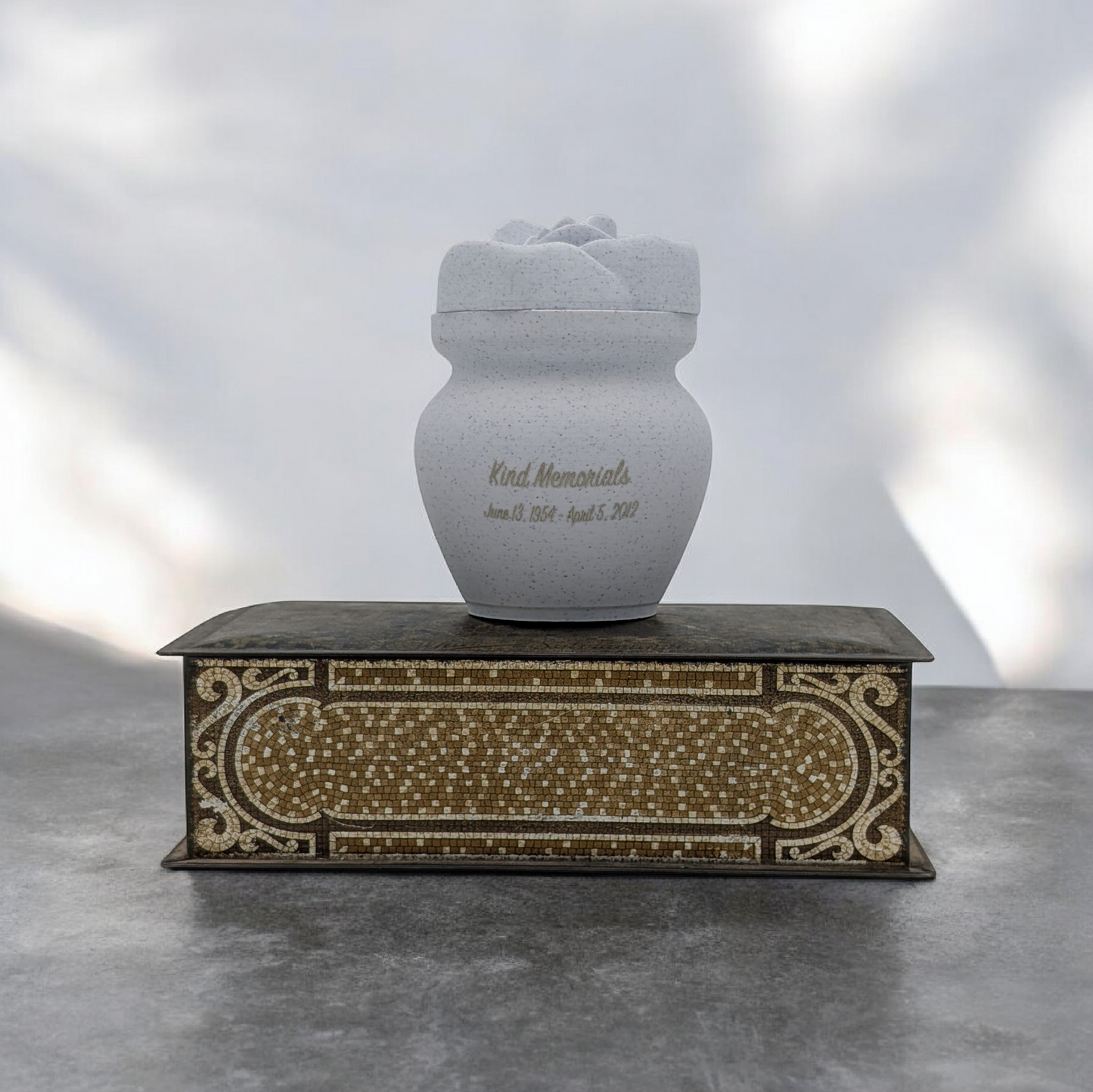 Marble Bio Urn with Rose Lid